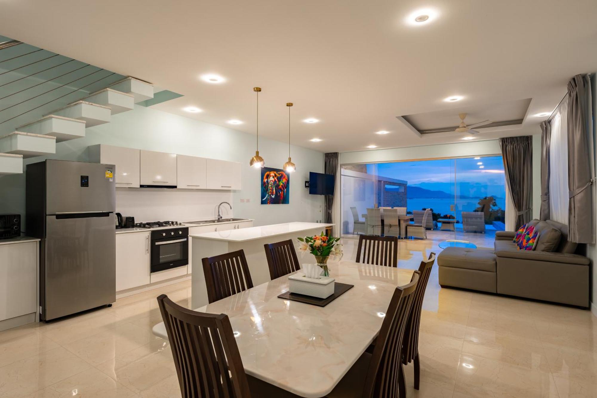 Sunset Lagoon | Rihanna 2 Villa